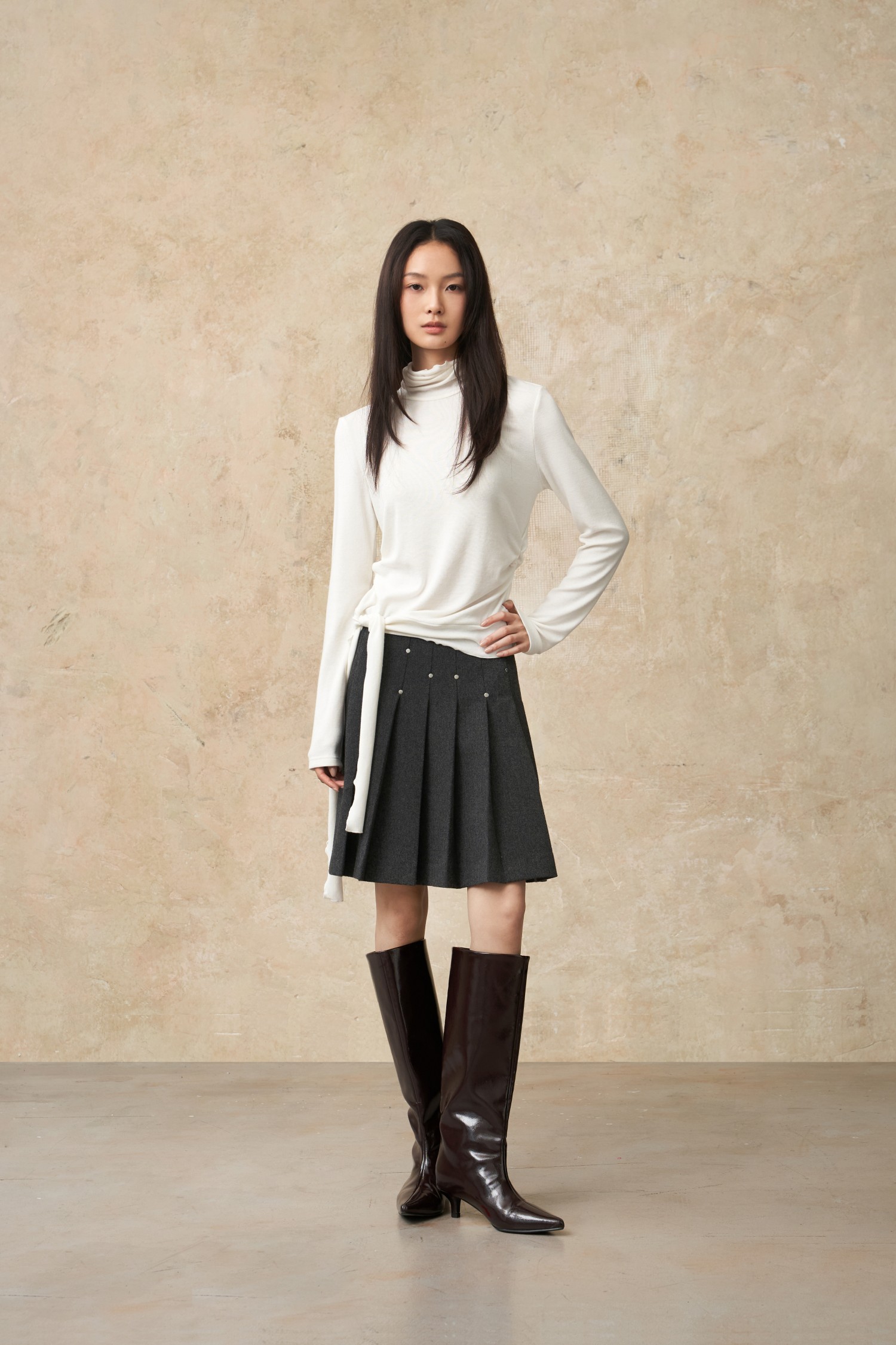 Skirt M5D8Q9059 Bottom shirt M5D6E9077 Coat M5D1S9071